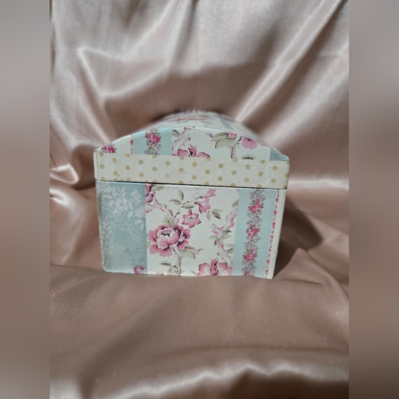 Paula Scaletta Floral Jewelry Box with Mirror - Picture 6 of 9